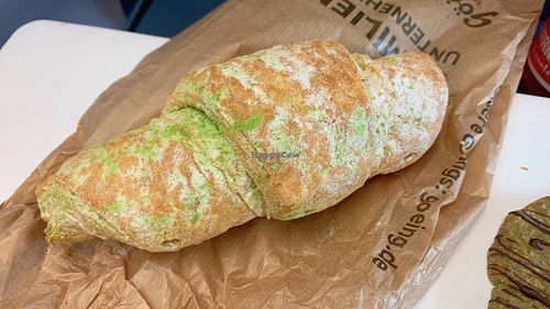 pistachio croissant  at Veganer Göing - Jakobistr in Hannover