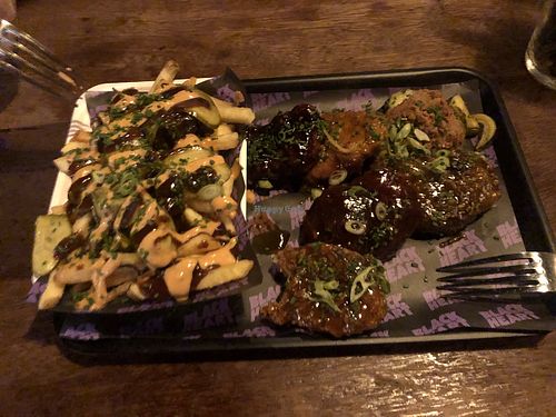 Dirty brisket chips and a selection of each 6 wings.  at LD's Kitchen - The Black Heart in North West London