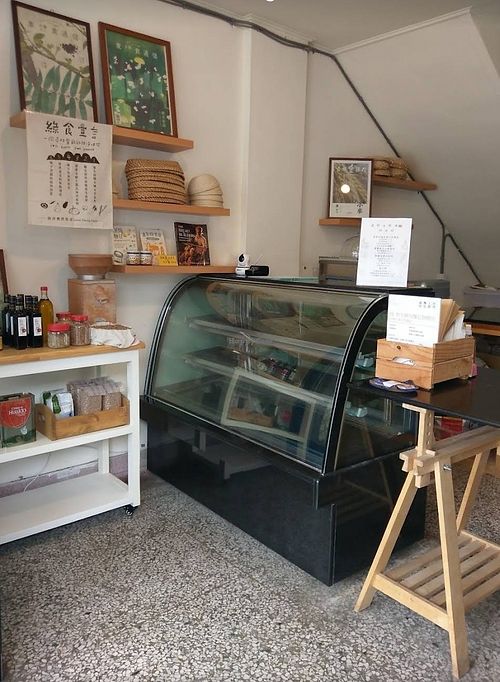 interior at Kiss The Land Sourdough Bakery - 慢 野生酵母麵包坊 - Preorder only in Hualien