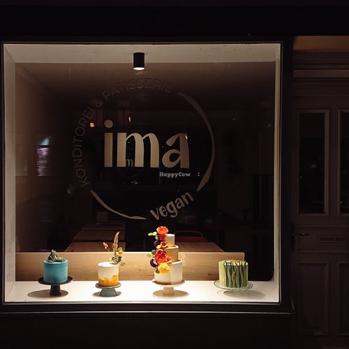 Store window at ima vegan  in Hamburg