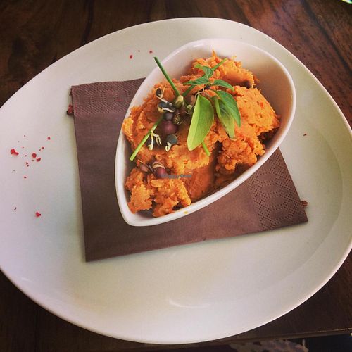 Andalusian hummus with sundried tomatoes and fresh herbs at Bistro Bardot in Berlin