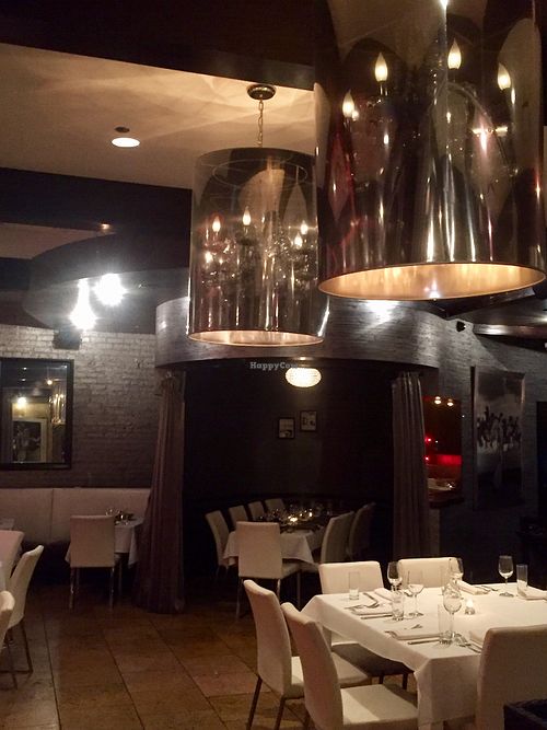 Dining room at Vermilion in Chicago