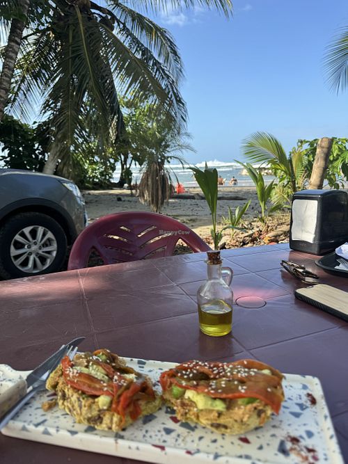 Has beach and indoor chairs  at Honua Poke in Puerto Viejo De Talamanca