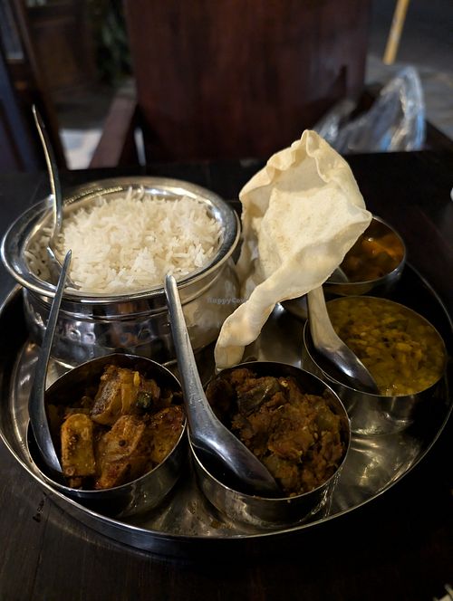 Reis mit veganen Curries at Taste of Ceylon in Luang Prabang