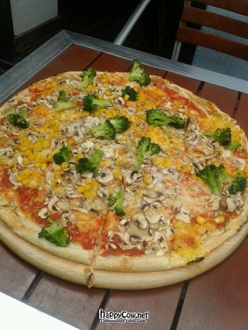 vegan pizza (: at Kai's Pizza in Karlsruhe