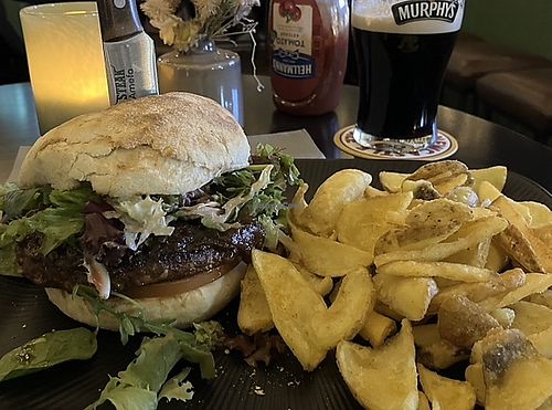 Veganer burger   at Peter's Pub in Dagebuell