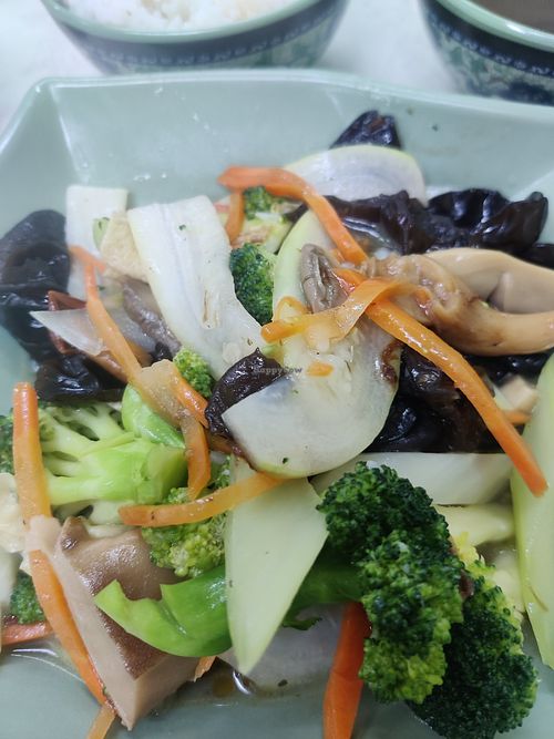 Yat sum........... Yuummmmmmm at Yat Sum Vegetarian - 一森素食 - Tsim Sha Tsui in Kowloon