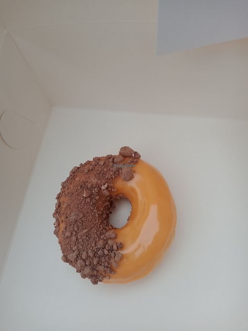 A vegan donut which flavour is chocolate and orange at Daddy's Donuts in Trondheim