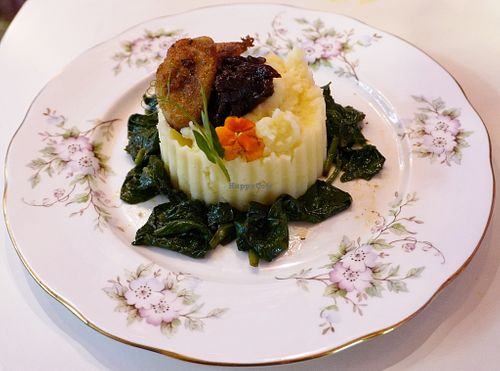 mashed potatoes w/fried bananas at Cream Dream in London