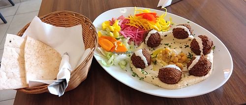 Hummus Falafel Menü at Palestinian Restaurant - Spalena in Prague