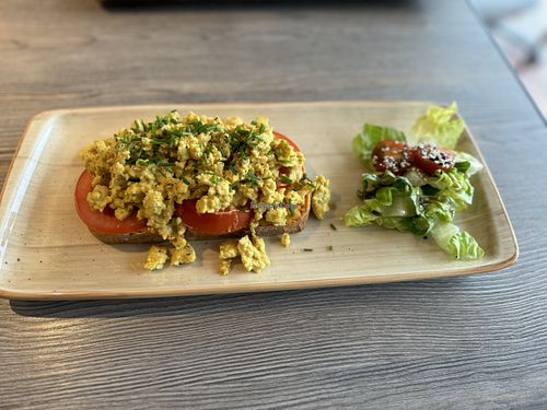 Vegane Stulle mit scrambled Tofu  at Stulle & Meer in Sylt