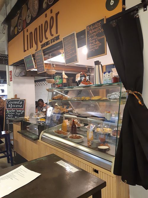 The market stall at Lingueer Saveurs d'Afrik - Food Stall in Madrid