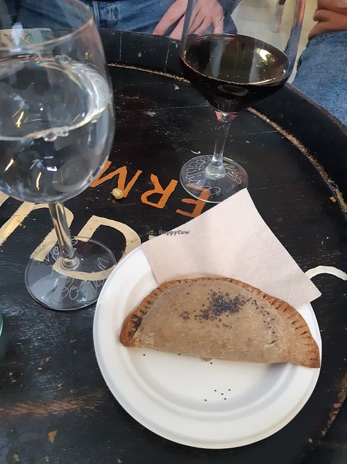 Vegan (kind of tiny) empanada at Lingueer Saveurs d'Afrik - Food Stall in Madrid