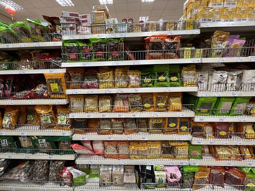   at Matthews Foods 萬富行 in Aberdeen