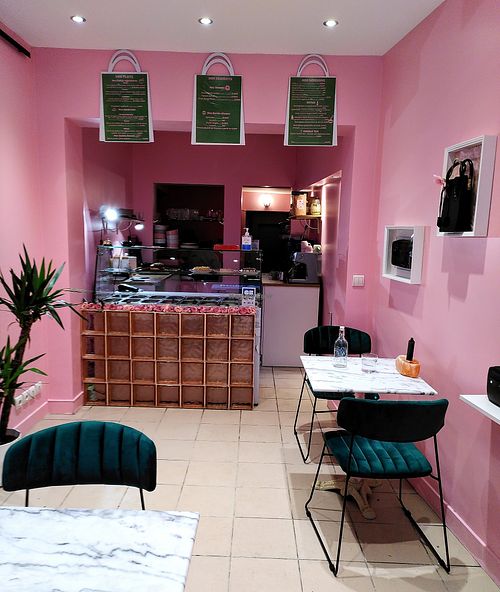 Counter at Veg'Anne By Anne Dorcay in Paris