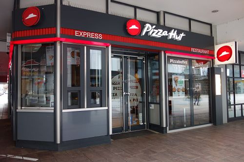 Shop entrance at Pizza Hut in Saarbrucken
