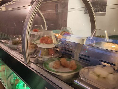 Warm dishes on top at Bo's Viet Deli in Munich