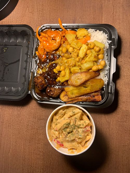 😋😋😋  at RastaRant in Hartford