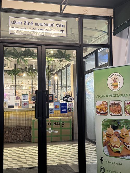 Hello  at Snoop's Joint in Bangkok