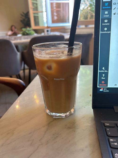   at Capo's Coffee in Hamburg