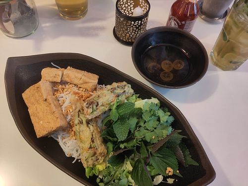 Spring rolls with tofu at Bep Bu - Vietnamese Street Food in Munich