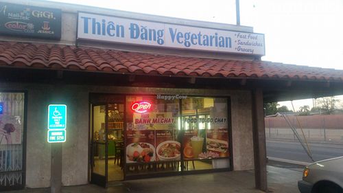 outside at Thien Dang Vegetarian in Garden Grove
