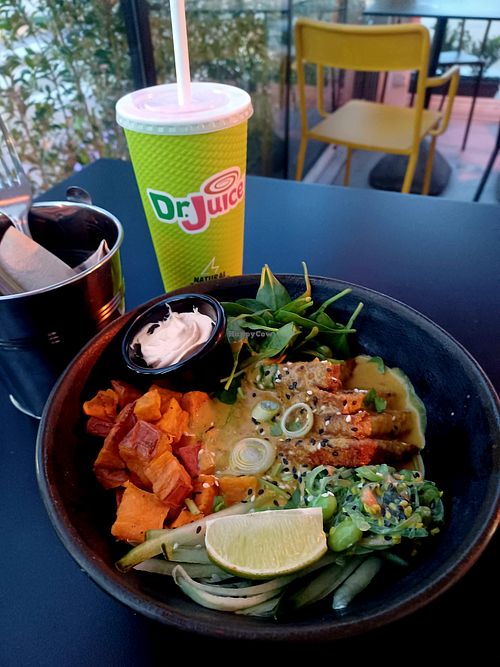 Crispy Tofu Warm Bowl at Dr Juice in Mosta