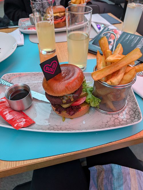 vegan burger at Susi Alm in Koenigsleiten