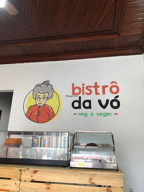 The counter at Bistrô da Vó in Pindamonhangaba