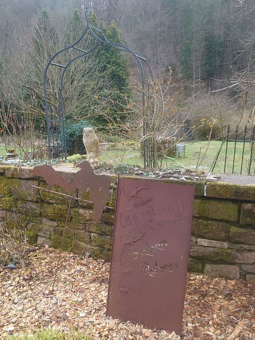 Garden decor at Restaurant 7 Raben in Bad Duerkheim