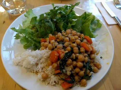 Cheakpeas curry at Quintal Bioshop in Porto