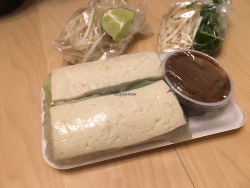 Fresh veggie rolls at Vinh Loi Tofu in Reseda