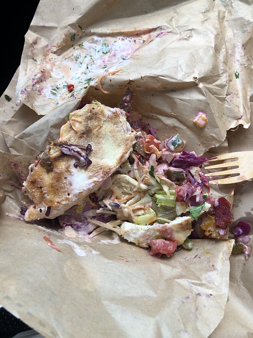 So sah mein Essen dann nach zwei mal reinbeißen aus 😂 Es ist wirklich alles herausgefallen. 🥲 at Tastyy in Gelsenkirchen