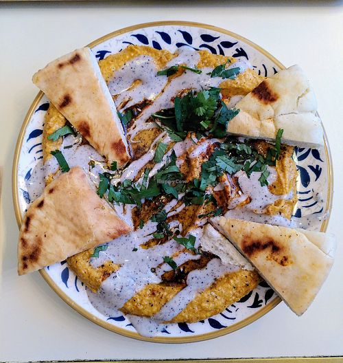 Hummus with pita #Veganuary at Ginsburger Vegetarian Superstar in Paris