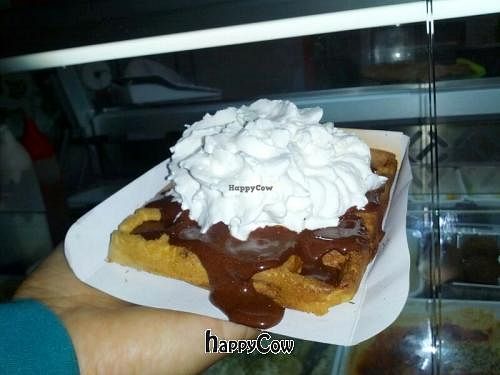 vegan waffle at Green Break Vegan Shop in Madrid