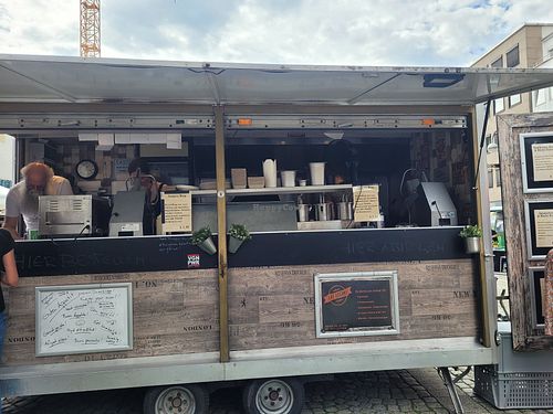 Las Vegans at Vegan Street Day Bochum 2023 at Las Vegans Food Truck in Bochum