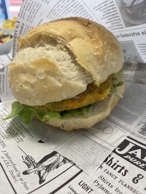 Hamburguesa vegana  at O Aviador Burgers in Ourense
