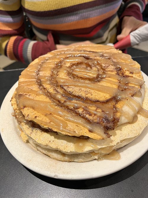 sinner bun swirl   at Ro's Diner in Brooklyn