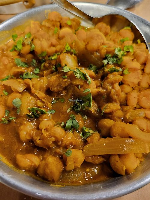 Curry chickpeas at Koutouroú Mezetzídikon - Κουτουρού Μεζετζίδικον in Athens