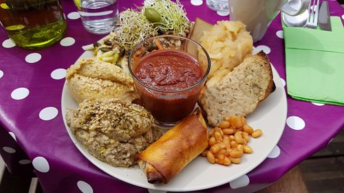 Vegan brunch at La Belle Verte in Toulouse