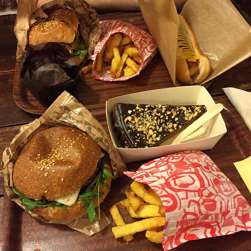 vegan burgers❤️ at East Side Burgers in Paris