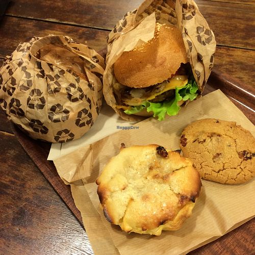 burger & pie at East Side Burgers in Paris