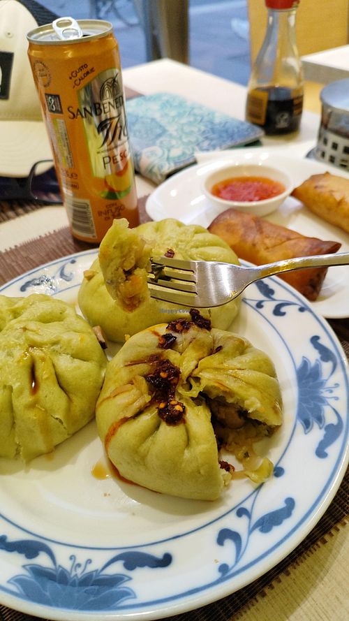 Vegan dumplings and spring sausage at Jiaojiao&Baobao in Milan