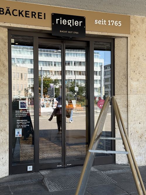 front  at Bäckerei Riegler - Heidelberg Hbf in Heidelberg
