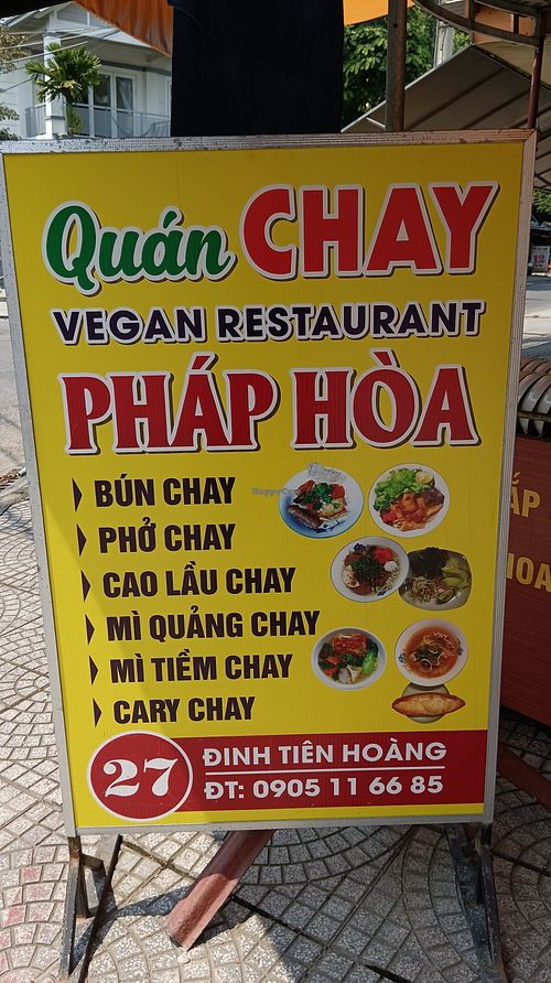 Sidewalk sign at Quan Chay Phap Hoa in Hoi An