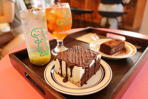 chocolate cake at Cafe ohh good thing - 오굳띵 in Busan