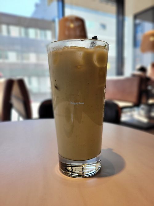 Vegan iced matchalatte at Espresso House in Sandnes