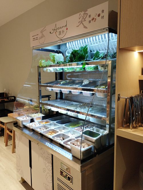 Choose your ingredients  at Ascend Vegetarian 蔬升 in Central Singapore