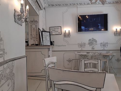 Interior at Estando Contigo in Madrid