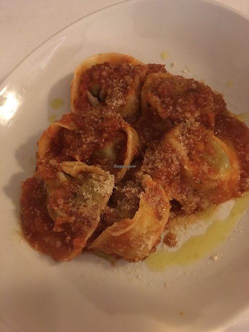 Spinach and tomato ragout tortelli at Giuly Ristorante Vegan in Viareggio